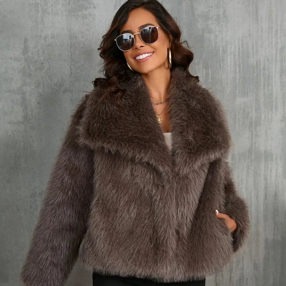 Macy | Luxuriöse Kunstfell-Jacke – Stilvoll, Kuschelig und Zeitlos - Image 4